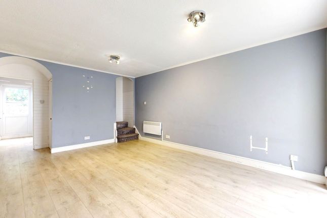 39, Cleave Avenue, Hayes photo 3
