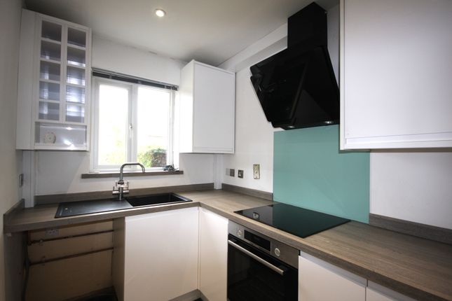 60, Wentworth Drive, GRANTHAM photo 2
