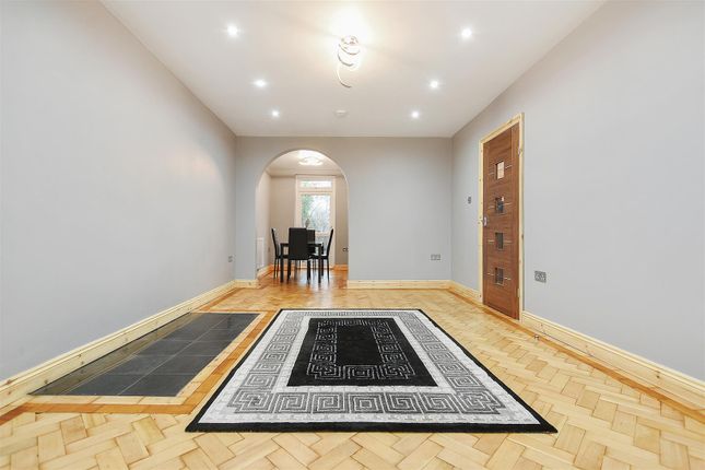 52, Rivermeads Avenue, Twickenham photo 4