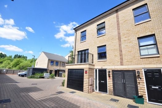 End terrace house to rent in Parchment Close, Mitcham