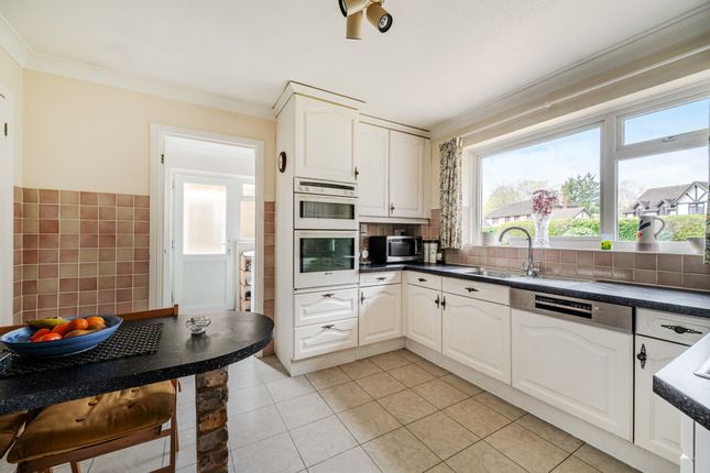 78, Blackpond Lane, Slough photo 4