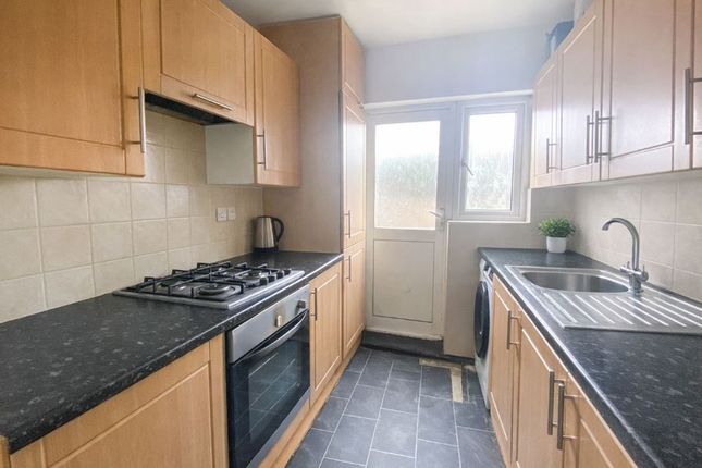 500 Broad Oak Court, Farnham Road, Slough photo 2