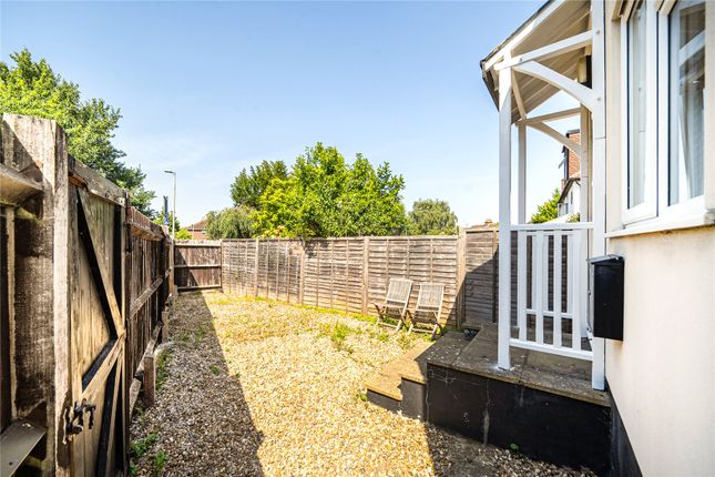 53, Minniedale, Surbiton photo 4