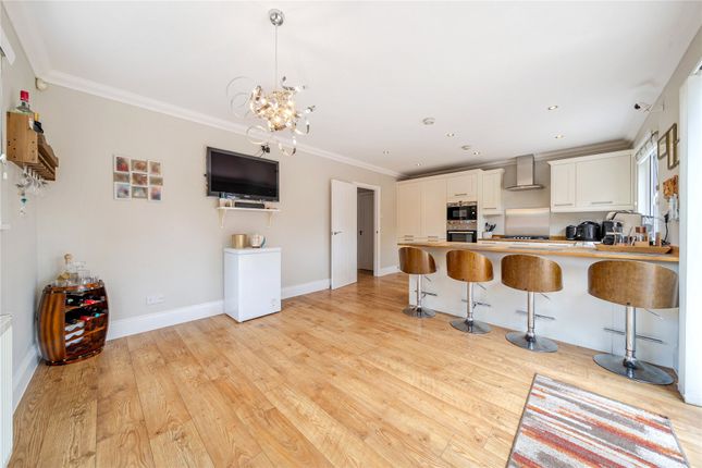 2A, Cockmannings Road, Orpington photo 4