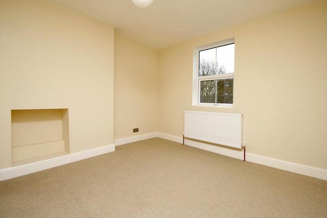 Top Floor Flat, 18, Woodland Hill, Crystal Palace photo 3
