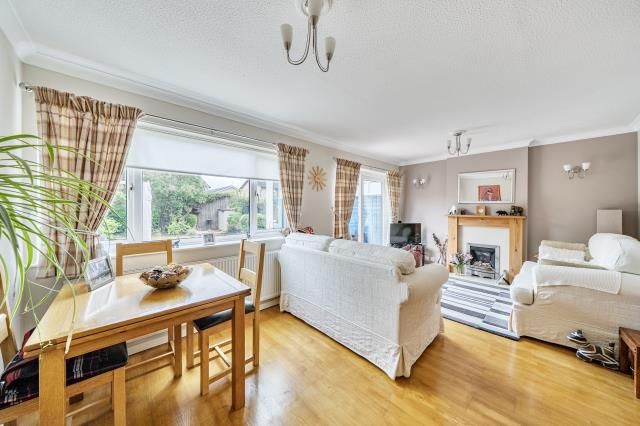 10, Palmers Close, Maidenhead photo 4