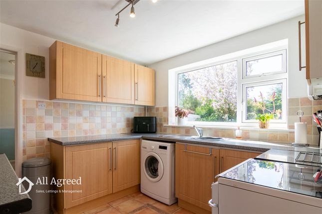 32, Morleyfields Close, Ripley photo 4