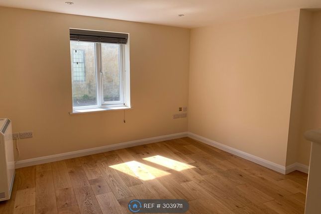 A The City Bath Road, Melksham photo 5