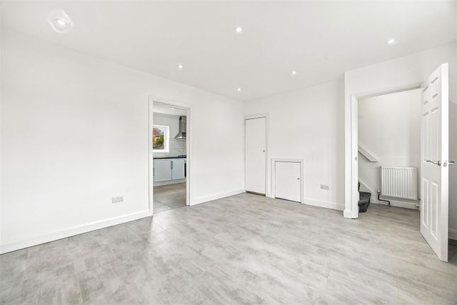 Wescott Way, Uxbridge photo 4