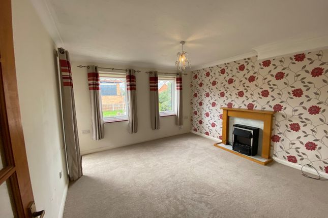 Flat for sale in Breakspear Court, The Crescent, Abbots Langley