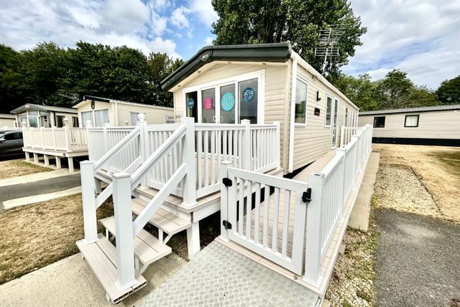 3-bed caravan on Cotswolds By Hoburne, Hoburne Cotswold Holiday Park Braodway Lane, Cirencester, £49,995