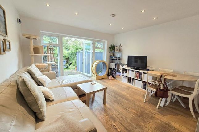 3, West Chantry, Old Hatch End photo 3