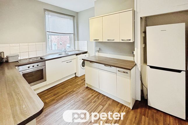 69b, NEWPORT photo 4