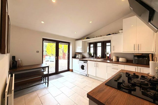 10a, Dunham street, Lees photo 4