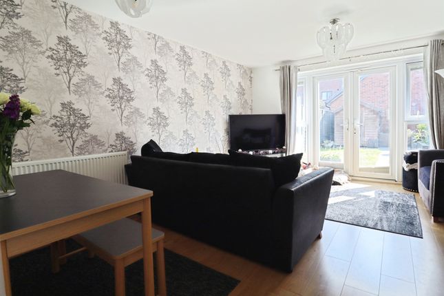 32, Baruc Way, Barry photo 3