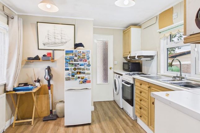 18 Brooks Close, Towngate Wood, Shipbourne Road, Tonbridge photo 3