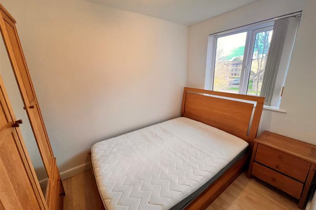 6, Purbeck House, Watford photo 4