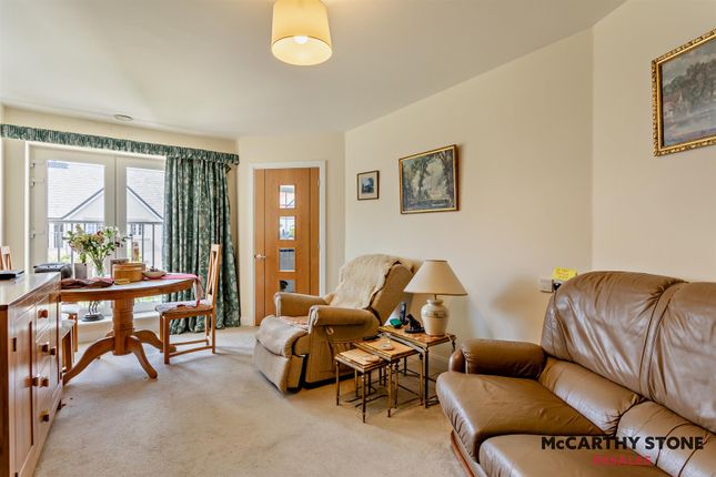 31 Roslyn Court, Lisle Lane, Ely photo 3