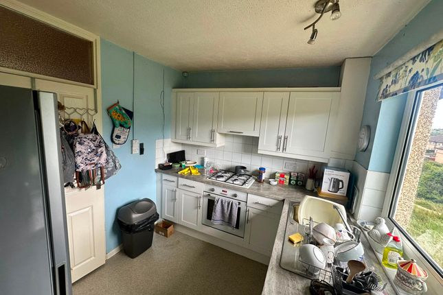18, Leconfield House, Cavendish Road, Bradford photo 4