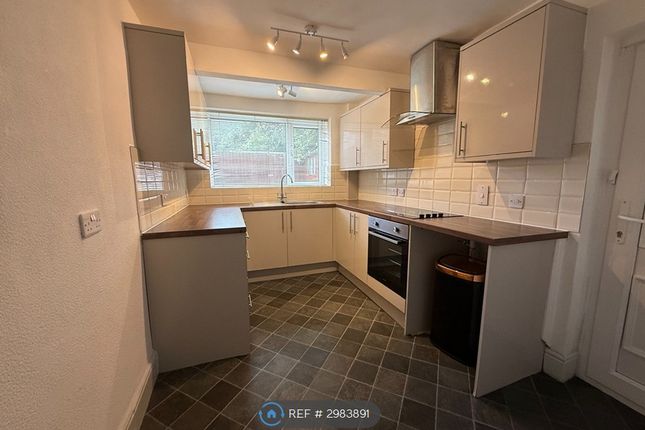 Clare Road, Wyke, Bradford photo 2