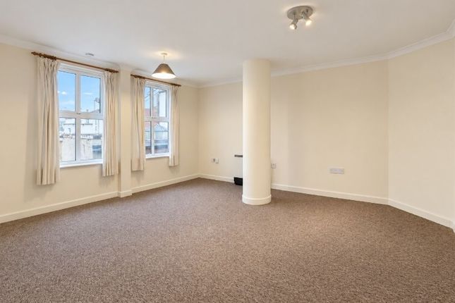 40 Stoke Road, Gosport photo 2