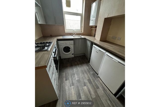 Flat  A, Falesgrave Road, Scarborough photo 3