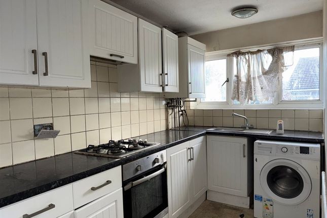 Farnham Road, SLOUGH photo 2
