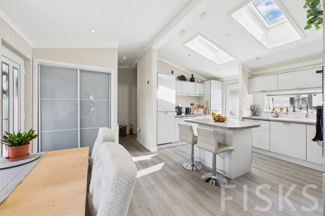 22, Coral Drive, Canvey Island photo 4