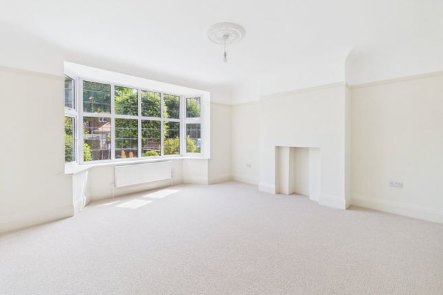 4, Treveor Close, Worthing photo 4