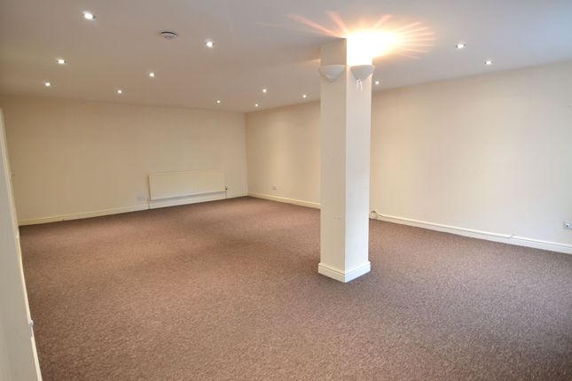Thumbnail Flat to rent in Hainton Avenue, Grimsby