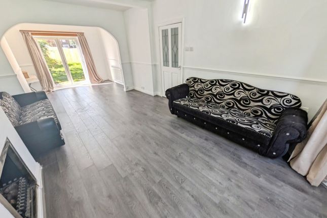 29, Sedgley Road, Dudley photo 4