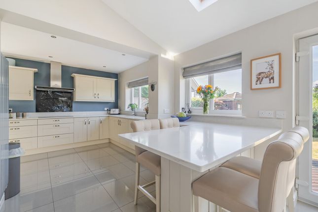 5, Chevet Grove, West Yorkshire photo 4
