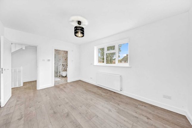 Terraced house for sale in Arundel Close, Stratford