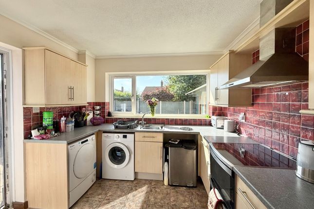 8, Conifer Close, Great Yarmouth photo 3