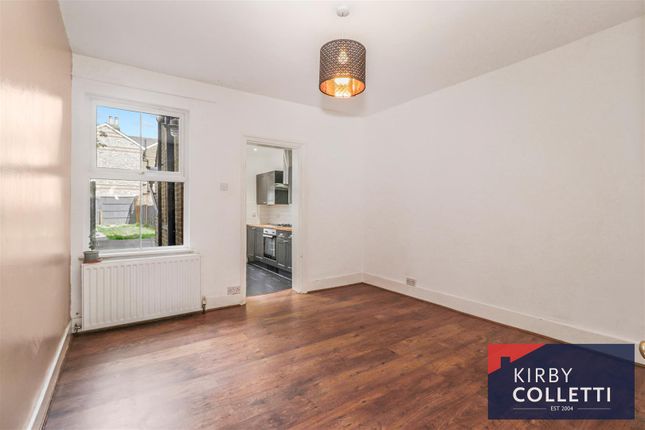 14, Whitley Road, Hoddesdon photo 4