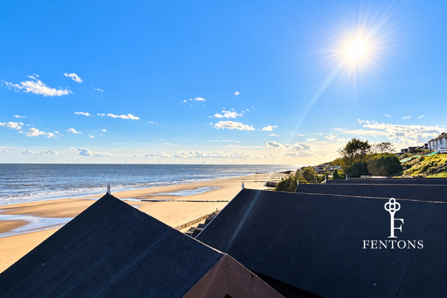 Pier Approach, Walton-on-the-Naze photo 2