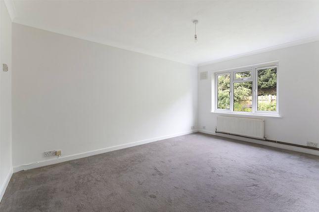 9, Robyns Way, Kent photo 3