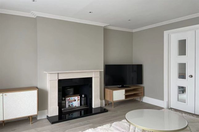 21, Whistler Drive, Barnet photo 3