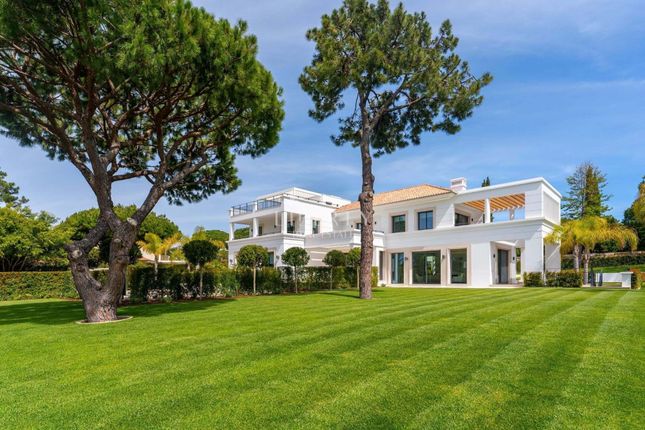 Villa for sale in Quinta Do Lago, Almancil, Algarve