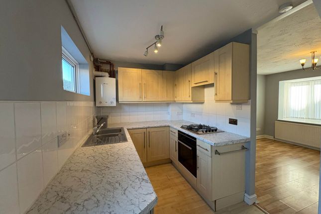 11, Eames Close, Aylesbury photo 3