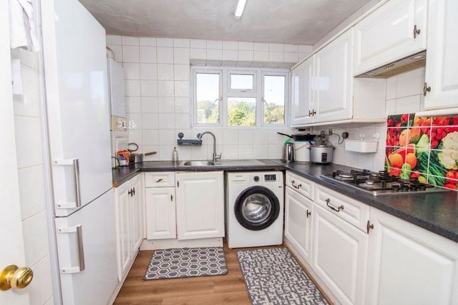 12 Lindrick House Ainsdale Road, Watford photo 4
