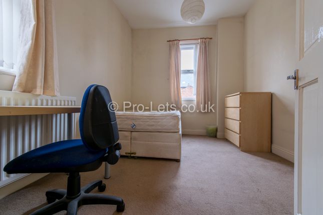 Terraced house to rent in Tenth Avenue, Newcastle Upon Tyne