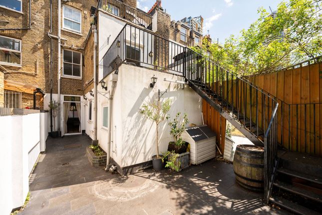 Flat for sale in Oswin Street, Elephant And Castle, London