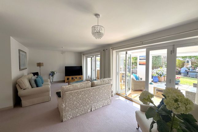 6, Wightwick Close, Tonbridge photo 3