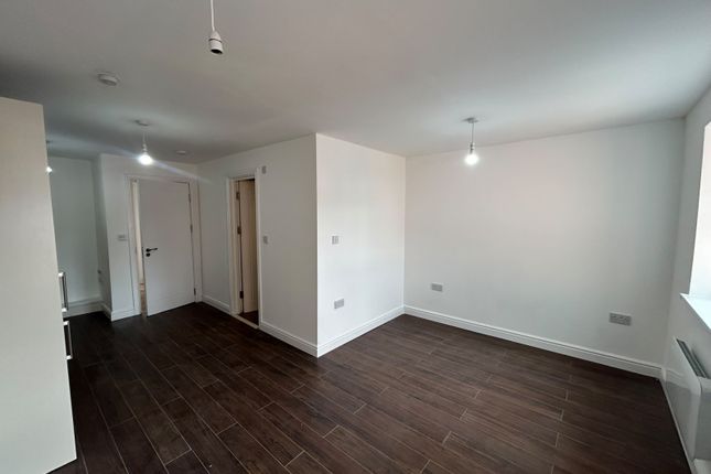 Flat 2, 42 King Street photo 2