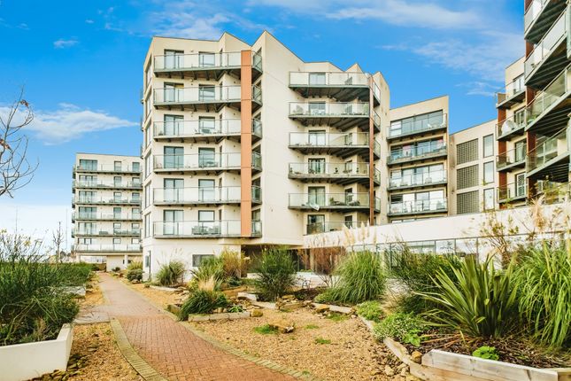 2-bed flat on Flat 74, Mariner Point, 83, Brighton Road, Shoreham-By-Sea, £300,000