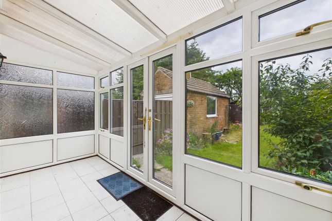 26, Barnes Avenue, Dronfield photo 4