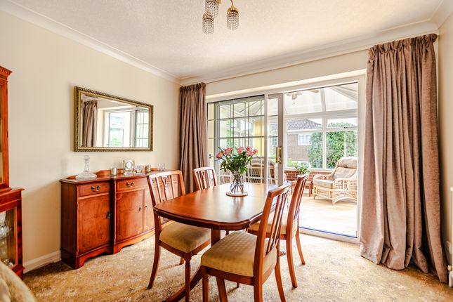 9, Oakwood Rise, Leeds photo 4