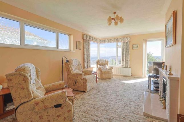 18, Dolphin Crescent, Paignton photo 4