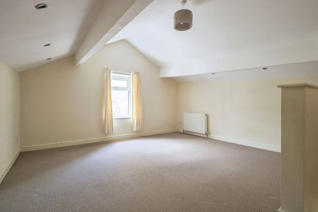 Flat, 74-76,, Micklehurst Road, Ashton-under-Lyne photo 3